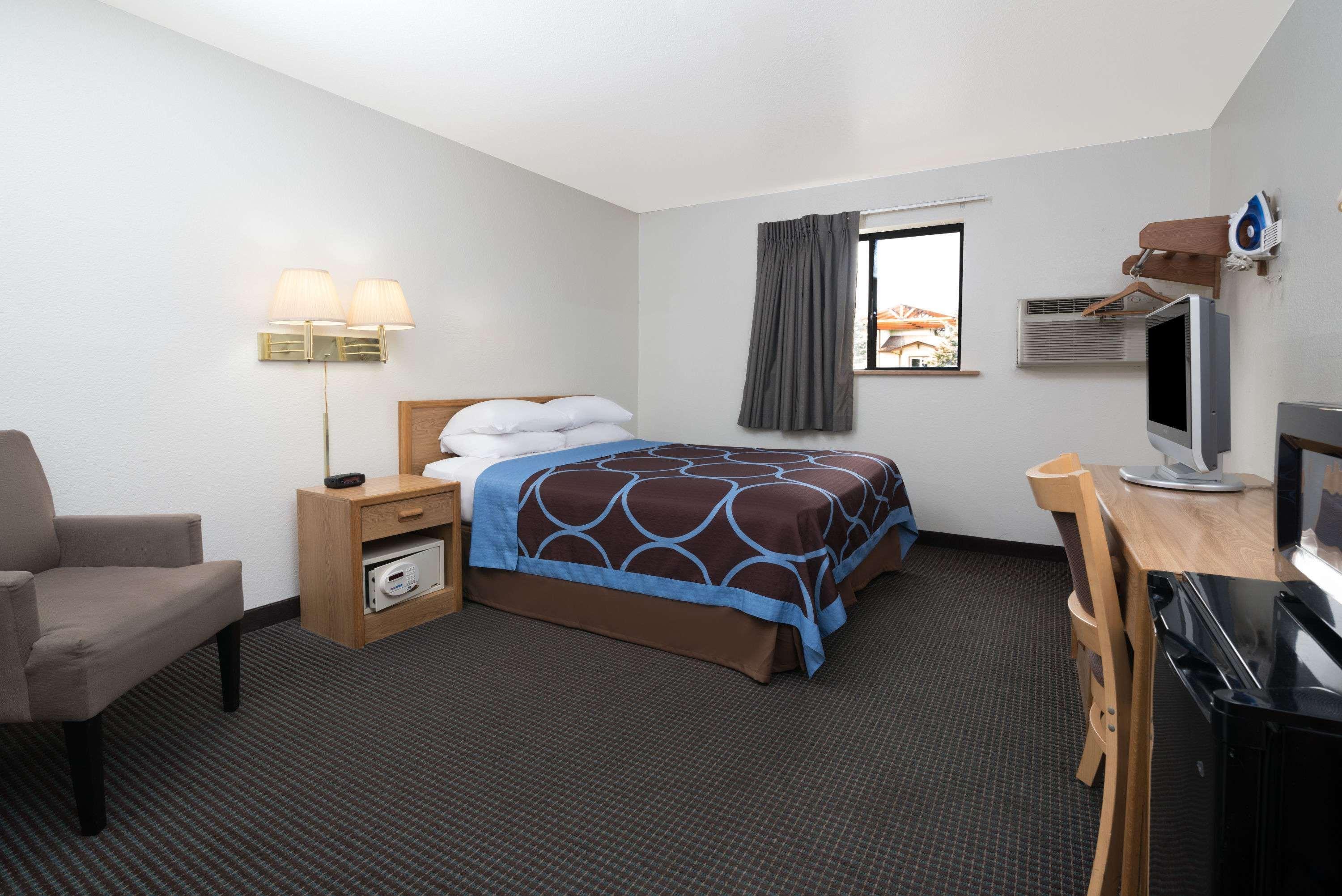 Hotel Super 8 By Wyndham Billings Extérieur photo
