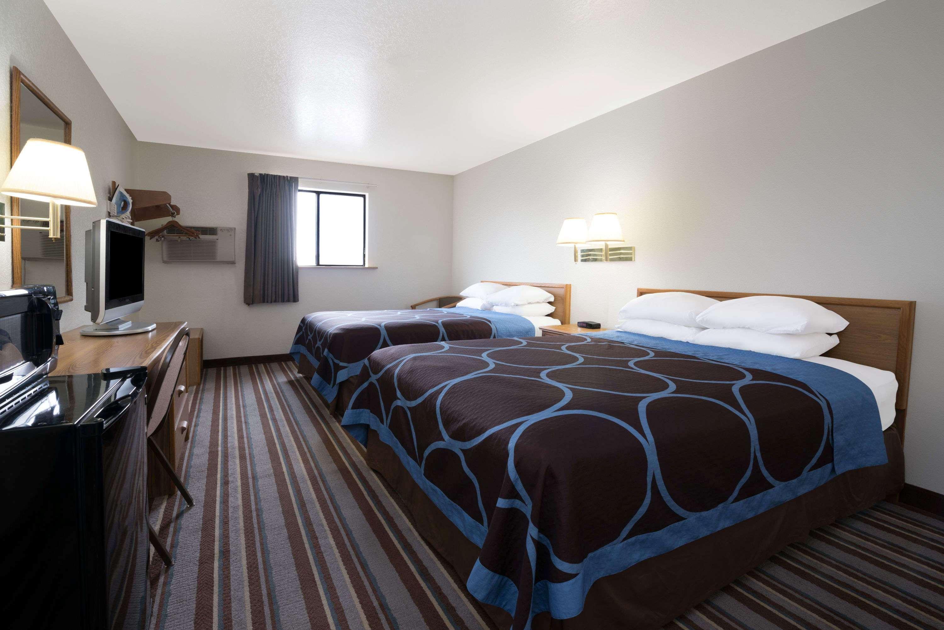 Hotel Super 8 By Wyndham Billings Extérieur photo